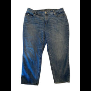 Chicos Capri  Denim Jeans Size 3P or 16P Distressed So Slimming Girl Friend